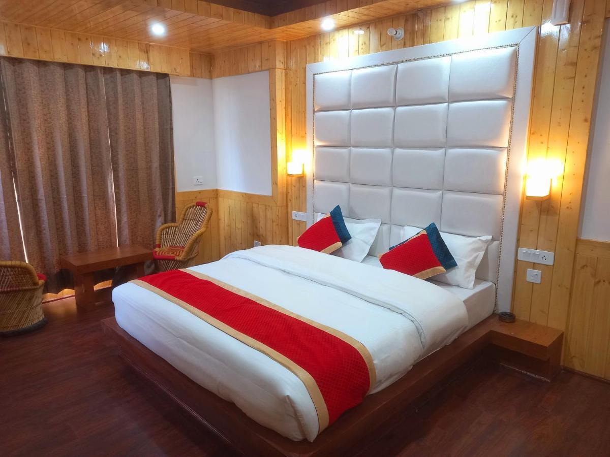 Humble Holiday Inn Kufri Simla Exteriér fotografie