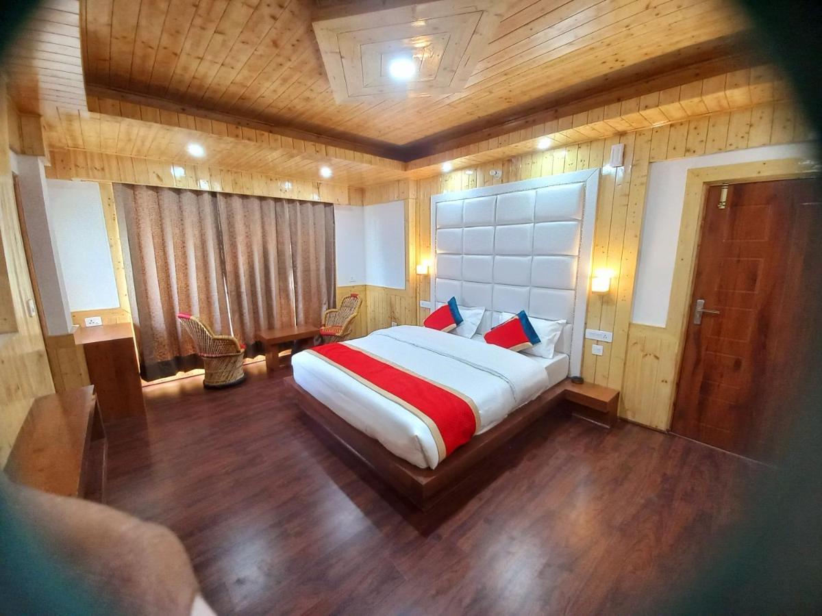 Humble Holiday Inn Kufri Simla Exteriér fotografie