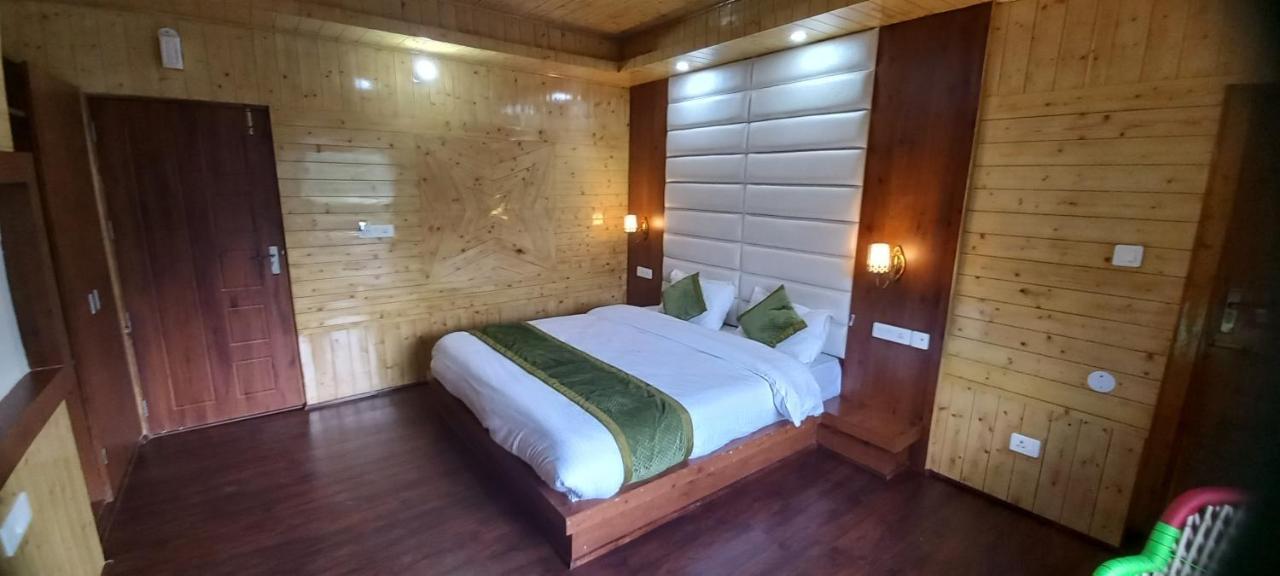 Humble Holiday Inn Kufri Simla Exteriér fotografie