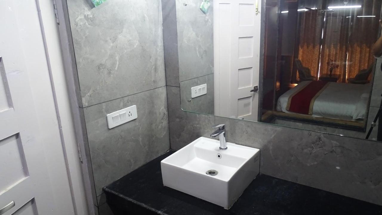 Humble Holiday Inn Kufri Simla Exteriér fotografie