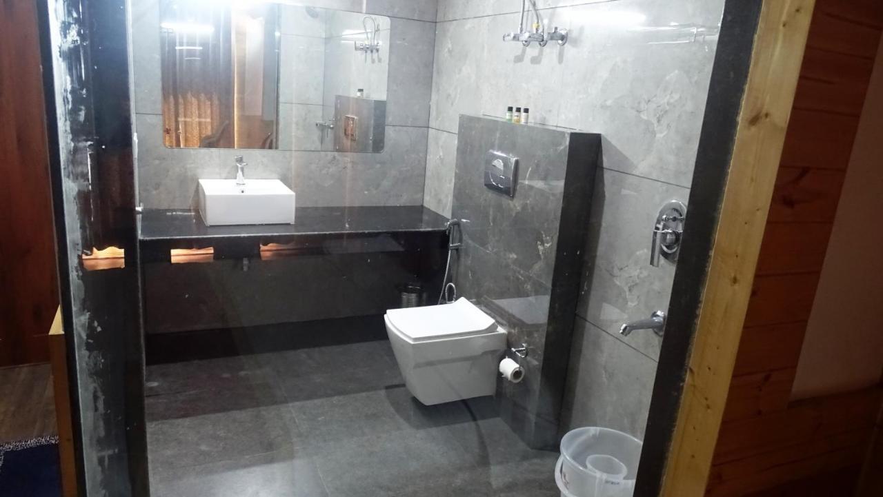 Humble Holiday Inn Kufri Simla Exteriér fotografie