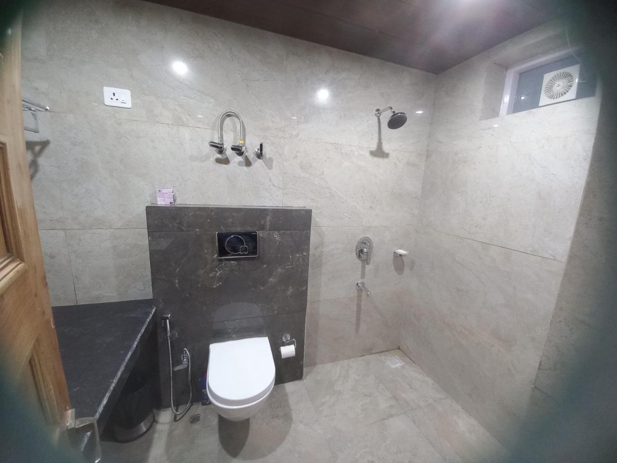 Humble Holiday Inn Kufri Simla Exteriér fotografie