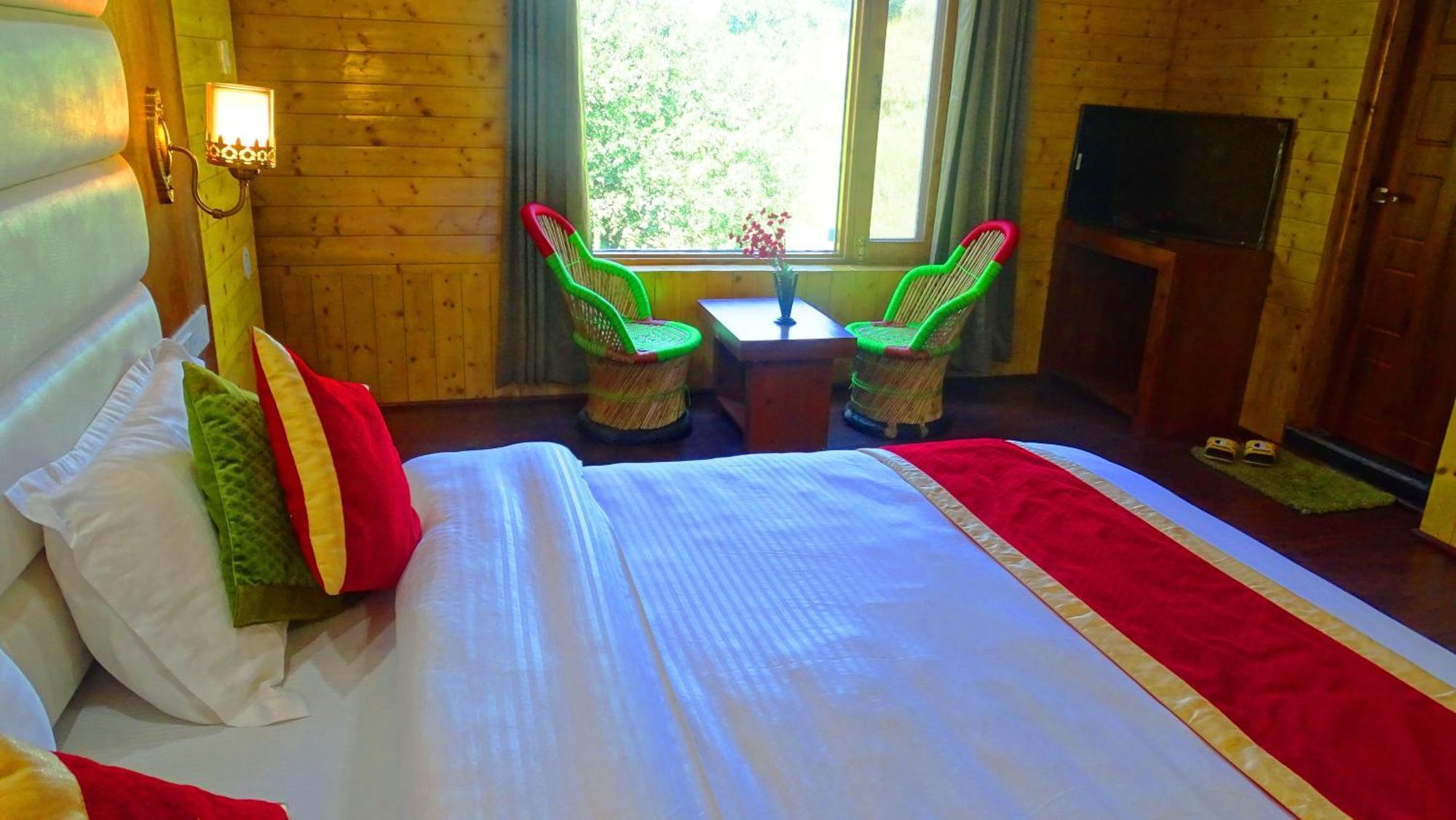 Humble Holiday Inn Kufri Simla Exteriér fotografie