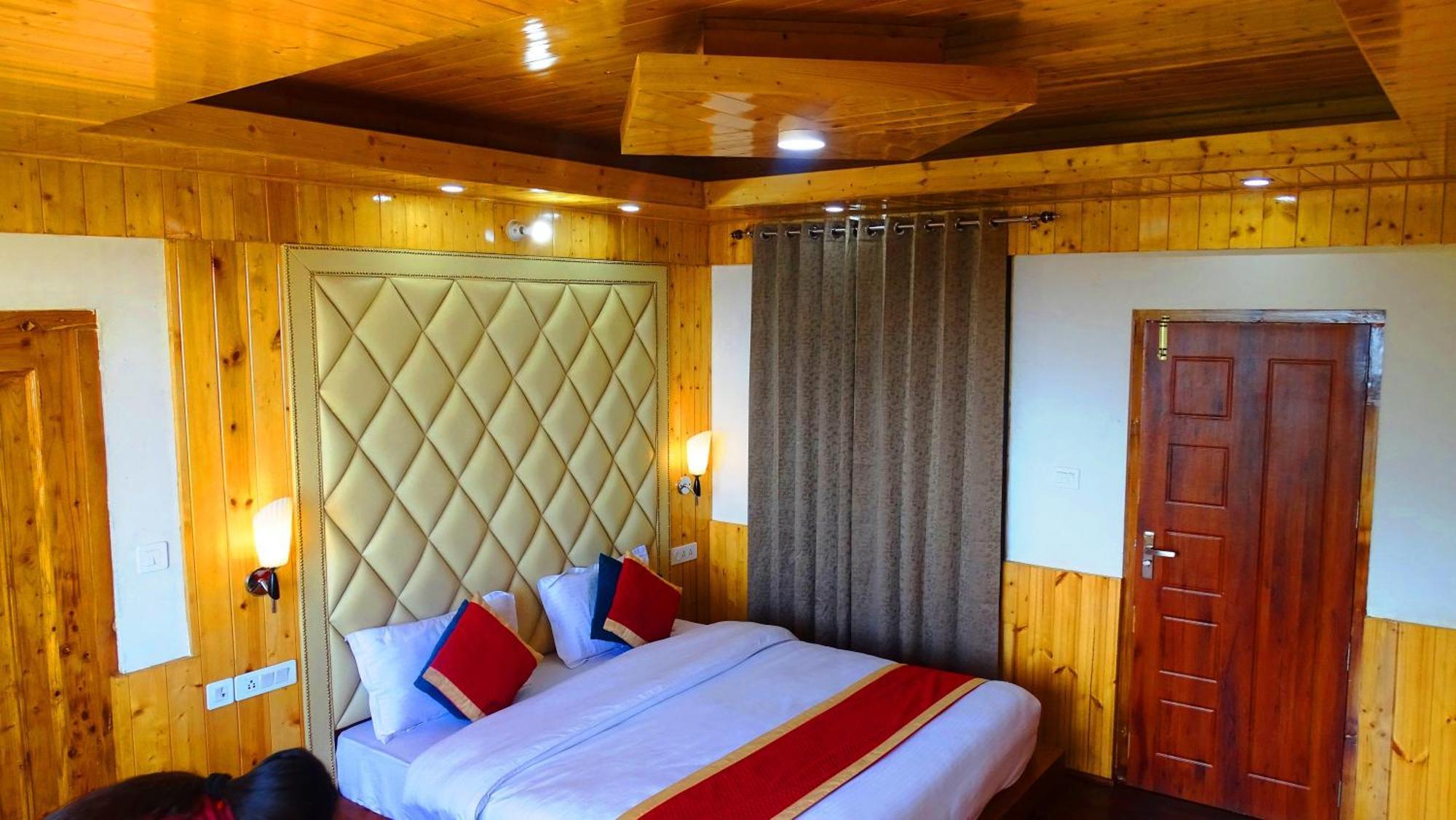 Humble Holiday Inn Kufri Simla Exteriér fotografie